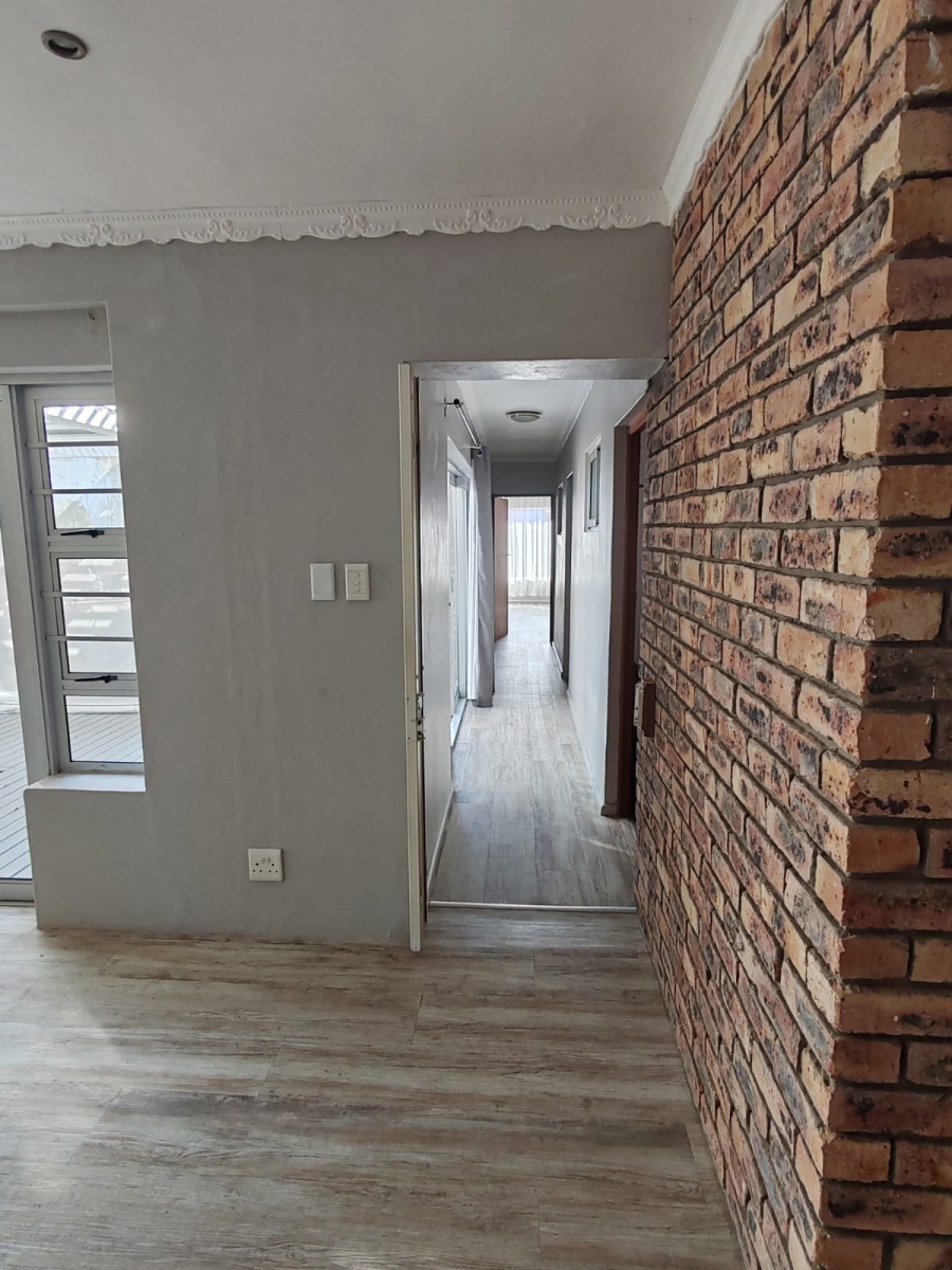 3 Bedroom Property for Sale in De Kelders Western Cape